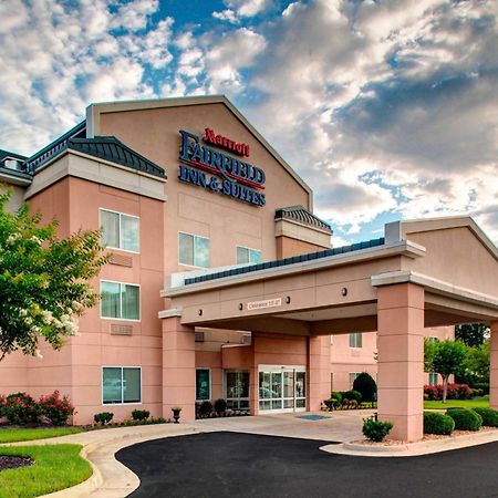 Fairfield Inn And Suites By Marriott Emporia I-95 Eksteriør billede