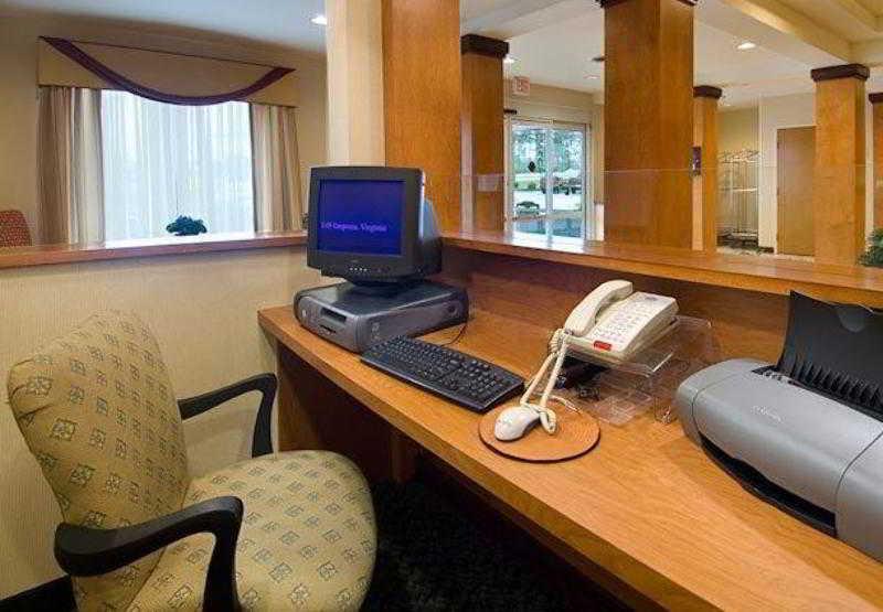 Fairfield Inn And Suites By Marriott Emporia I-95 Eksteriør billede