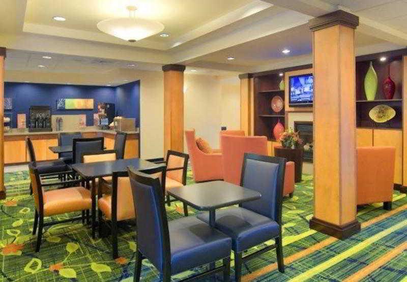 Fairfield Inn And Suites By Marriott Emporia I-95 Eksteriør billede