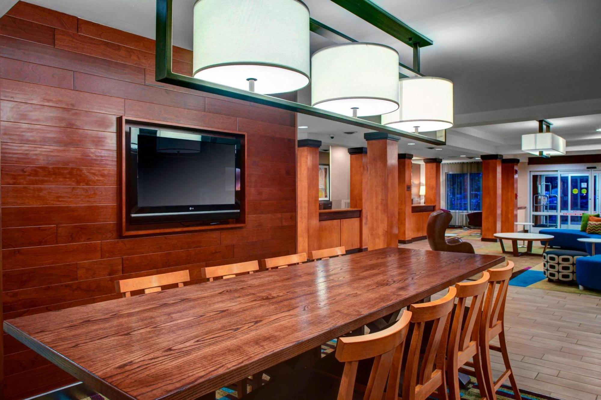 Fairfield Inn And Suites By Marriott Emporia I-95 Eksteriør billede