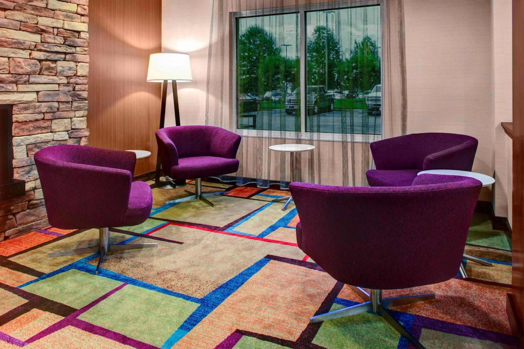 Fairfield Inn And Suites By Marriott Emporia I-95 Eksteriør billede