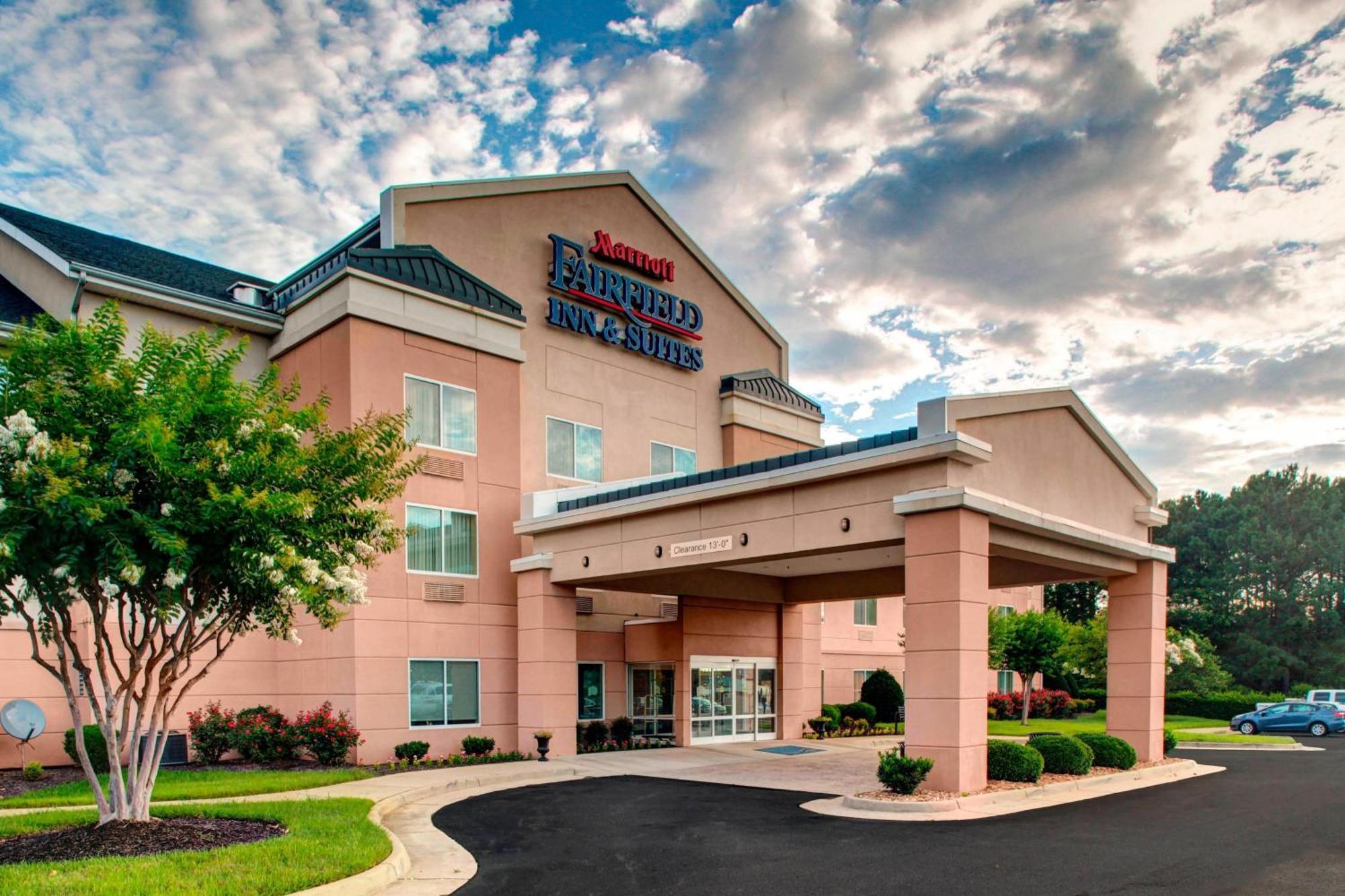 Fairfield Inn And Suites By Marriott Emporia I-95 Eksteriør billede