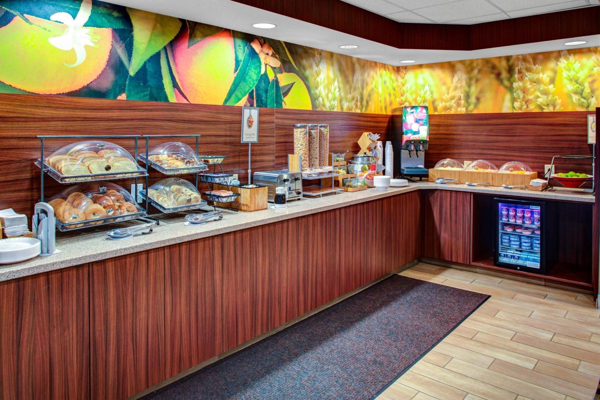 Fairfield Inn And Suites By Marriott Emporia I-95 Eksteriør billede