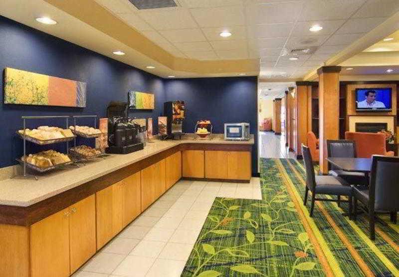 Fairfield Inn And Suites By Marriott Emporia I-95 Eksteriør billede