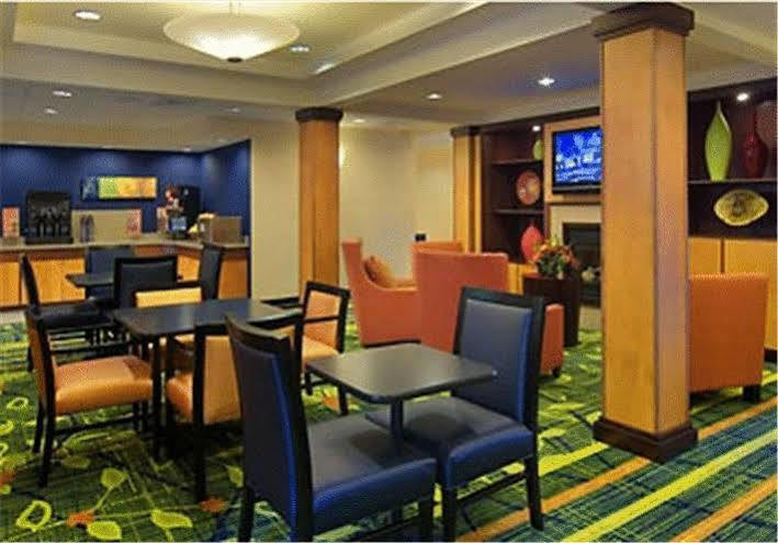 Fairfield Inn And Suites By Marriott Emporia I-95 Eksteriør billede