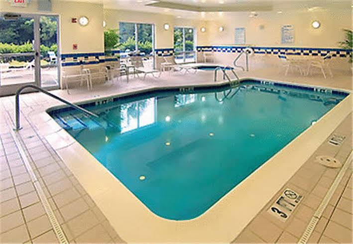 Fairfield Inn And Suites By Marriott Emporia I-95 Eksteriør billede